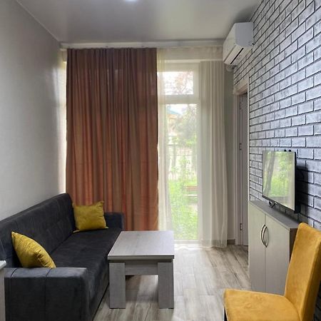 Lovely And Cozy Apartament In Tbilisi Esterno foto